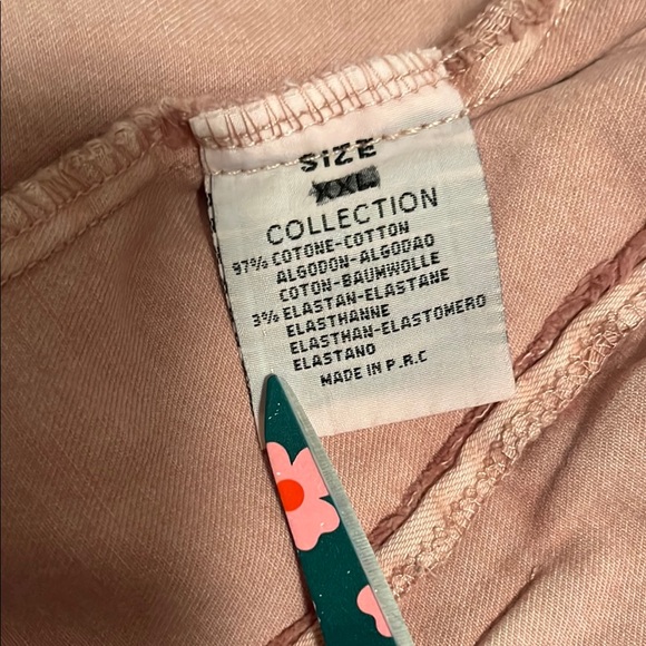 Stylish Pink Denim Jacket with Pearl Details - Picture 13 of 14